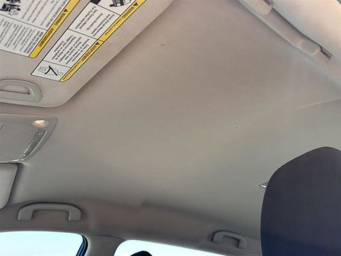 Used 2016 Nissan Rogue S FWD image 9