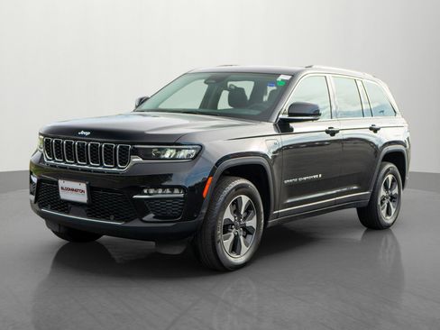 Used 2022 Jeep Grand Cherokee Limited 4xe w/ Luxury Tech Group II image 3