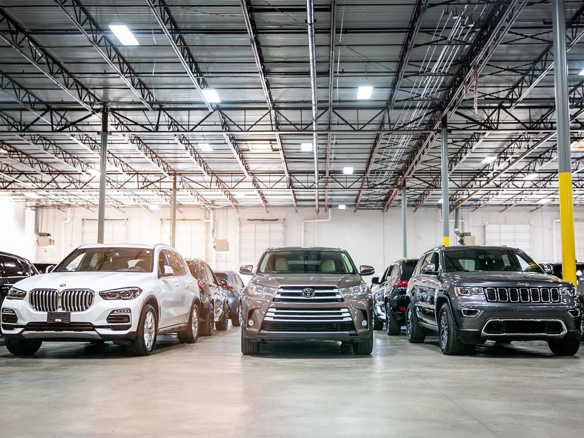 Used 2018 Jeep Wrangler Unlimited Sahara w/ Cold Weather Group AWD/4WD image 30