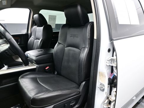 Used 2015 RAM 1500 Laramie image 11