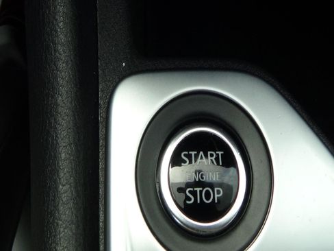 Used 2025 Nissan Sentra SV FWD image 30