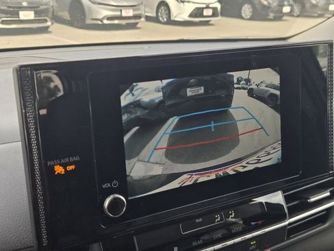 Used 2026 Toyota Sienna LE FWD image 8