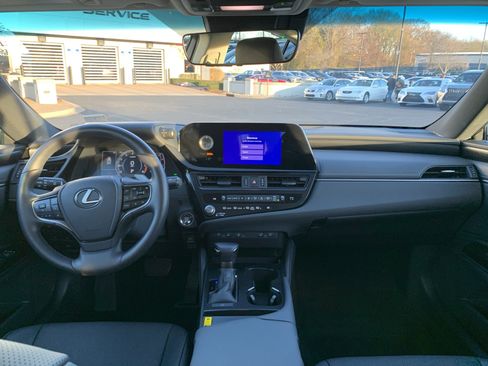 Used 2025 Lexus ES 350 w/ Premium Package image 30