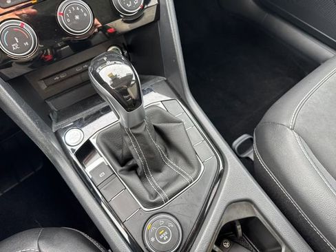 Certified 2023 Volkswagen Taos SE w/ Panoramic Sunroof Package image 27