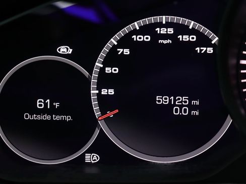 Used 2021 Porsche Cayenne Coupe image 19