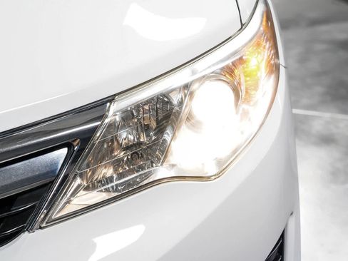 Used 2014 Toyota Camry LE FWD image 7