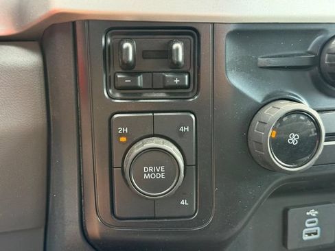 Used 2025 Ford F250 XLT AWD/4WD image 21