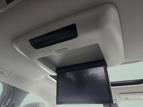 New 2026 Toyota Sienna XLE image 4