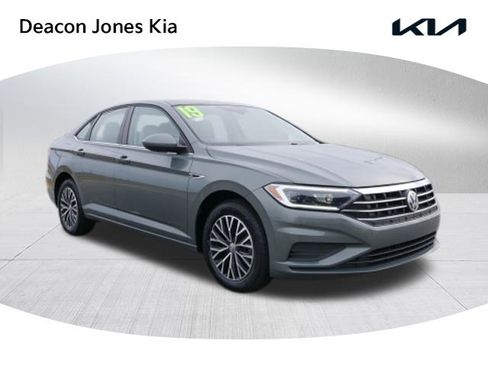 Used 2019 Volkswagen Jetta SEL image 1
