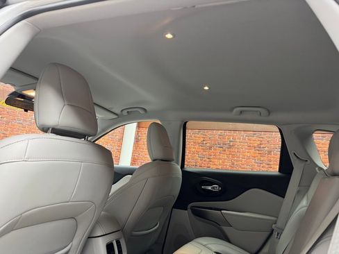 Used 2020 Jeep Cherokee Latitude Plus w/ Cold Weather Group image 25