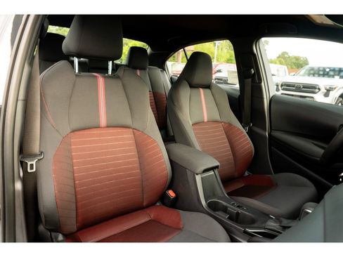 Used 2026 Toyota Corolla SE FWD image 17