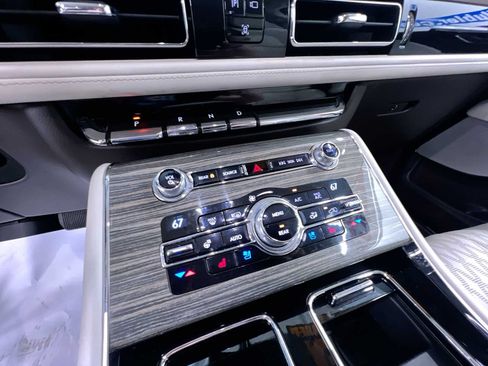 Used 2020 Lincoln Aviator Black Label Grand Touring AWD/4WD image 30