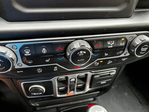 Used 2020 Jeep Wrangler Unlimited Sport AWD/4WD image 29