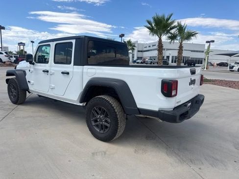 Certified 2025 Jeep Gladiator Sport AWD/4WD image 3