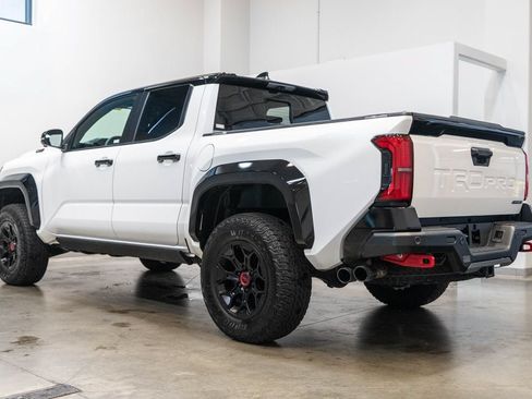 Used 2025 Toyota Tacoma TRD Pro AWD/4WD image 8
