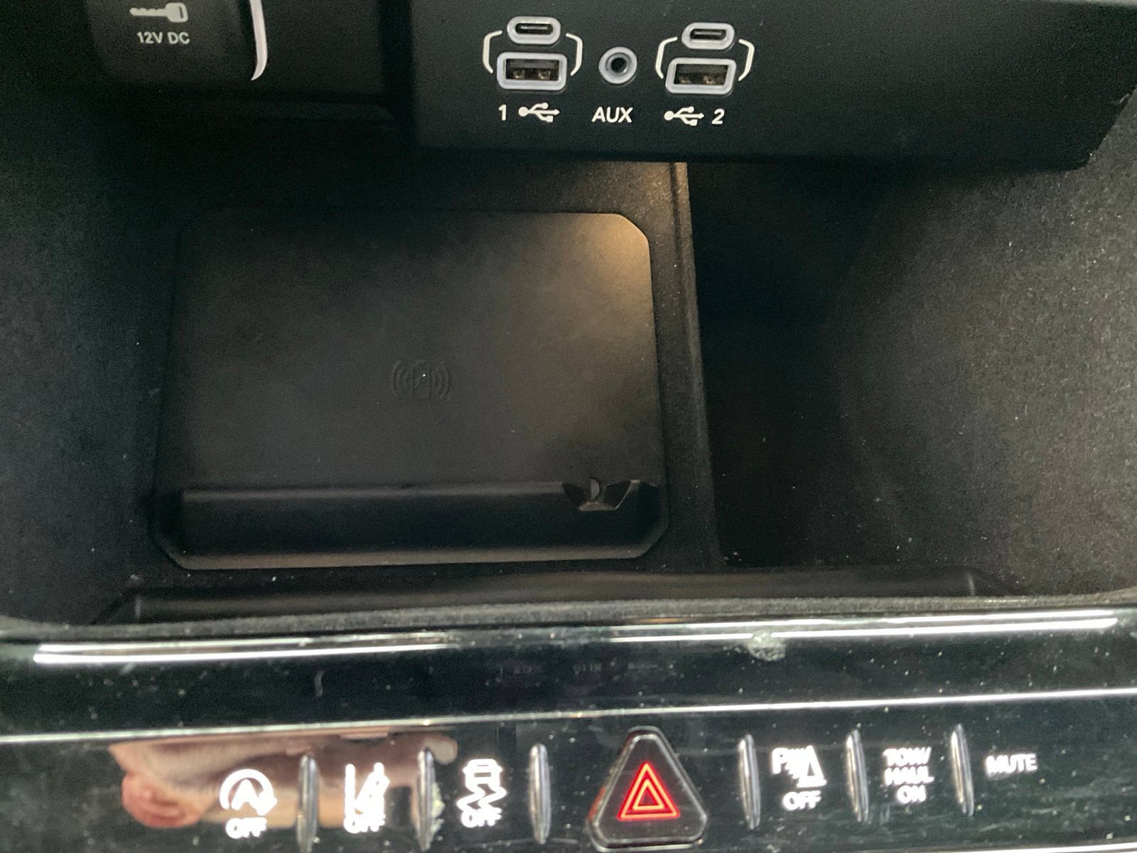 Used 2022 Jeep Wagoneer Series III AWD/4WD image 12
