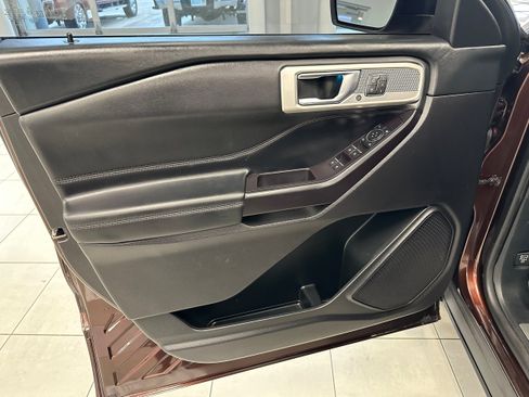Used 2020 Ford Explorer Platinum AWD/4WD image 11