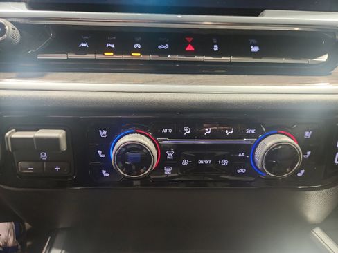 New 2026 Chevrolet Silverado 1500 LTZ w/ LTZ Premium Package image 18