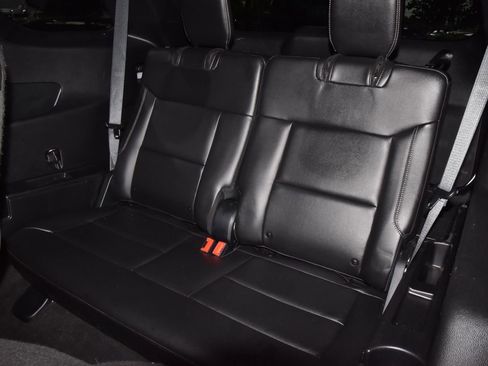 Used 2020 Ford Explorer Limited RWD image 15