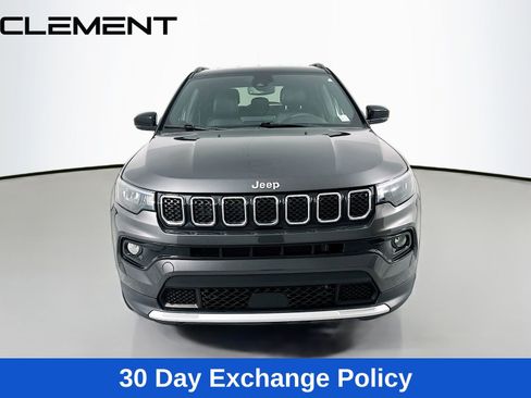 Used 2023 Jeep Compass Limited AWD/4WD image 3