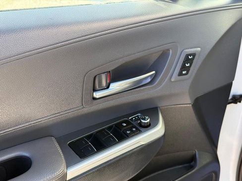 Used 2023 Toyota Sienna XSE image 19