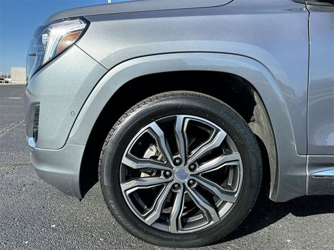 Used 2019 GMC Terrain Denali w/ Advanced Safety Package image 10