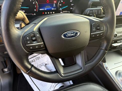 Used 2020 Ford Explorer XLT w/ Equipment Group 202A AWD/4WD image 15