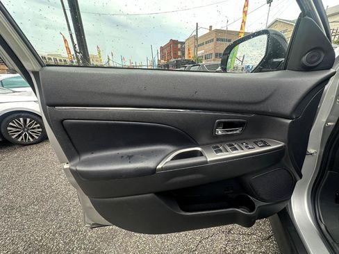 Used 2025 Mitsubishi Outlander Sport AWD image 18