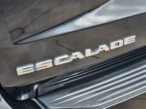 Used 2021 Cadillac Escalade Premium Luxury AWD/4WD image 7