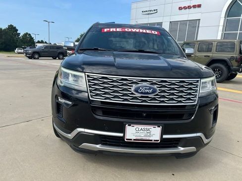 Used 2018 Ford Explorer Platinum AWD/4WD image 2