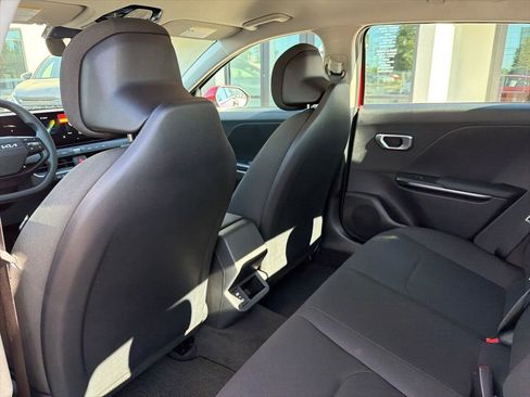 New 2026 Kia K4 FWD image 18