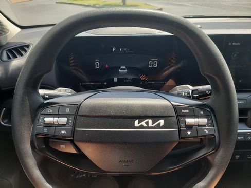 Used 2025 Kia K4 FWD image 25