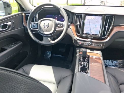 Used 2024 Volvo XC60 B5 Plus w/ Protection Package Premier AWD/4WD image 10