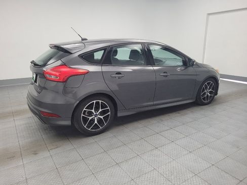 Used 2016 Ford Focus SE w/ SE Sport Package FWD image 10