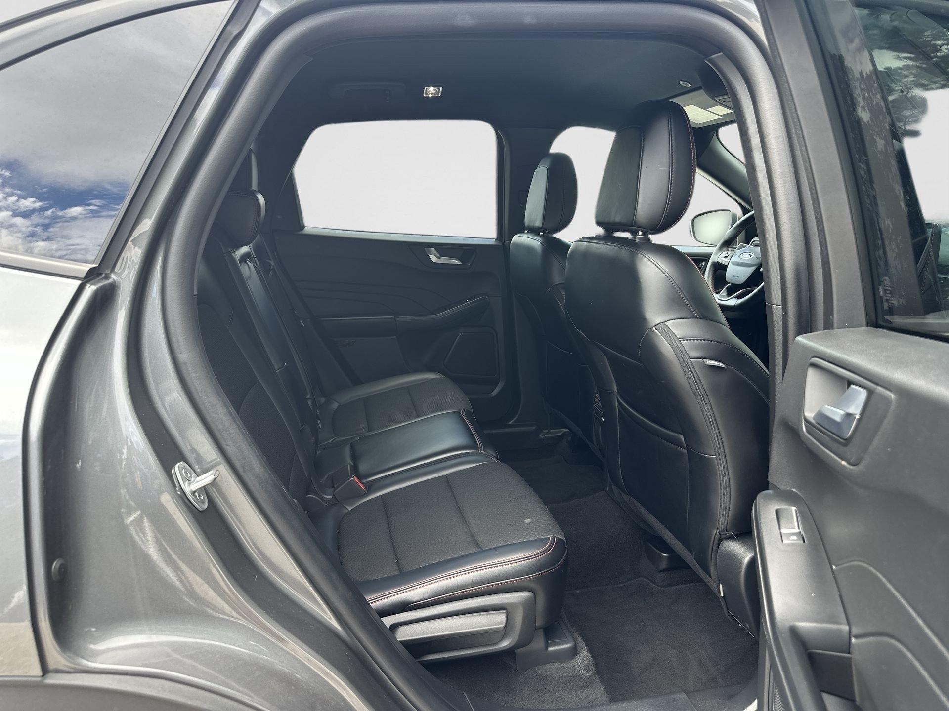 Used 2025 Ford Escape ST-Line AWD/4WD image 26