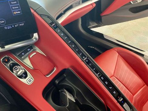 Used 2021 Chevrolet Corvette Stingray Premium Conv w/ Z51 Performance Package RWD image 36