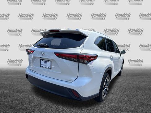 Used 2023 Toyota Highlander XLE FWD image 10