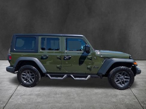 Used 2024 Jeep Wrangler Unlimited Sport AWD/4WD image 3