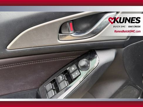 Used 2018 MAZDA MAZDA3 Touring FWD image 21
