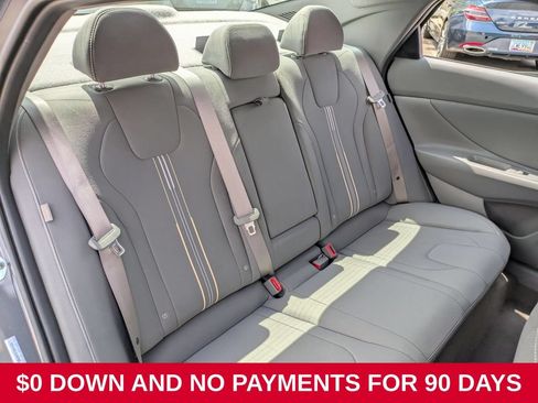 Used 2025 Hyundai Elantra SEL FWD image 27