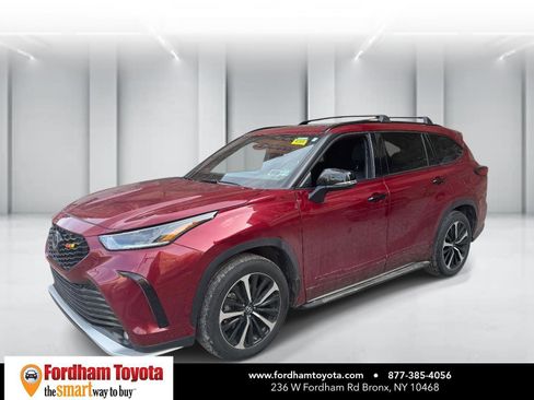 Used 2022 Toyota Highlander XSE image 4
