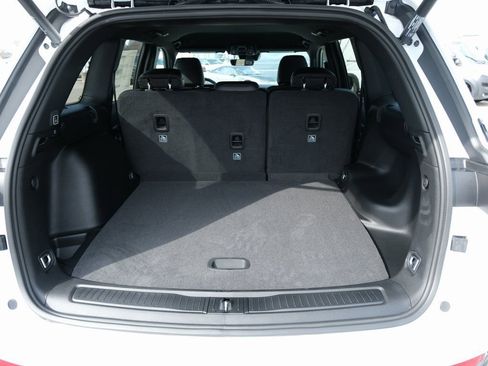 New 2026 Jeep Grand Cherokee Laredo image 32