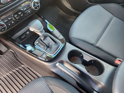 Certified 2025 Kia Soul S image 52