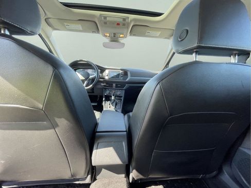 Used 2023 Volkswagen Jetta SE w/ Panoramic Sunroof Package FWD image 15