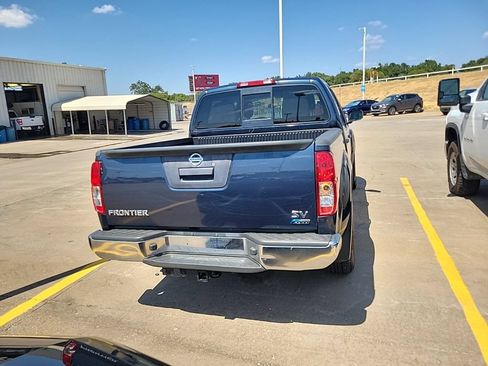 Used 2017 Nissan Frontier SV RWD image 4