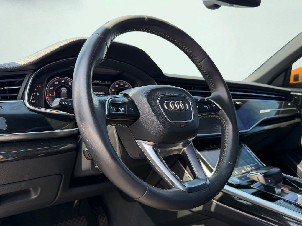 Used 2019 Audi Q8 Premium Plus w/ Premium Plus AWD/4WD image 17