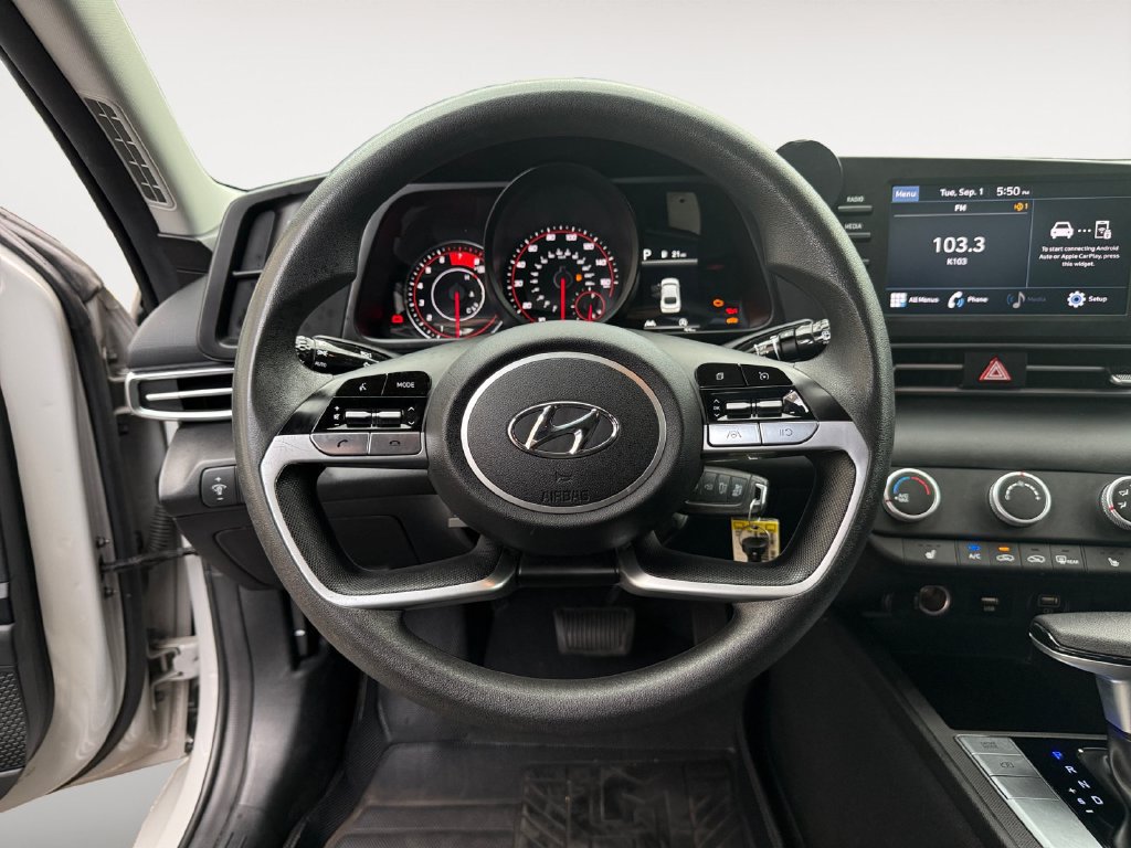 Used 2023 Hyundai Elantra SEL FWD image 12