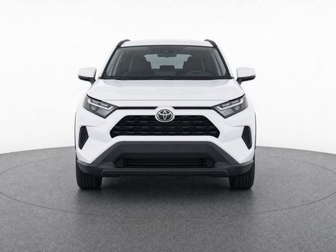 Used 2025 Toyota RAV4 XLE AWD/4WD image 5