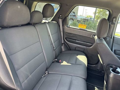 Used 2011 Ford Escape XLT image 10