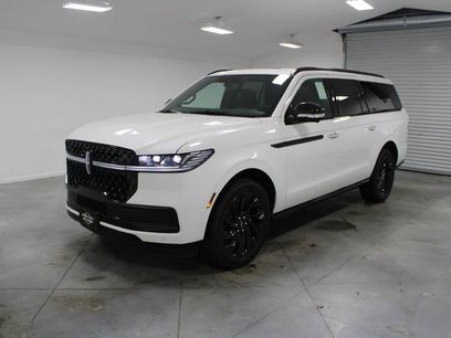 New 2025 Lincoln Navigator L Reserve w/ Jet Appearance Package